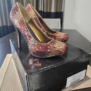 Bronze multicolored platform